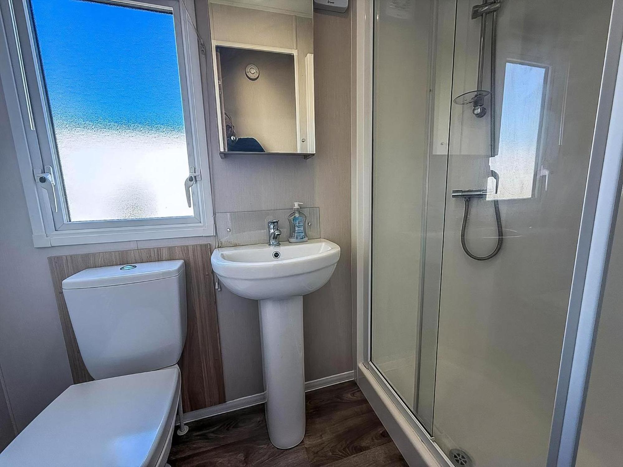 Beautiful 6 Berth Caravan, Nearby Beach In Suffolk Ref 68016Bs Lowestoft Exterior foto