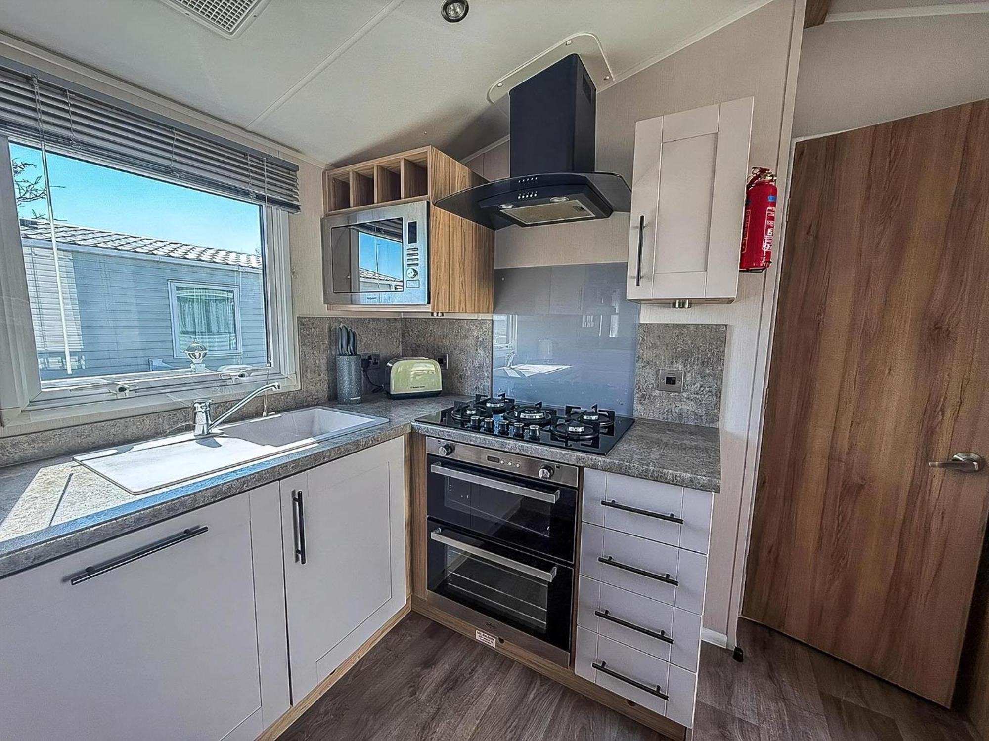 Beautiful 6 Berth Caravan, Nearby Beach In Suffolk Ref 68016Bs Lowestoft Exterior foto