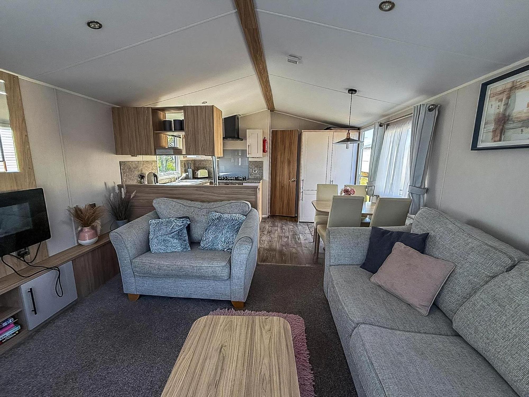 Beautiful 6 Berth Caravan, Nearby Beach In Suffolk Ref 68016Bs Lowestoft Exterior foto